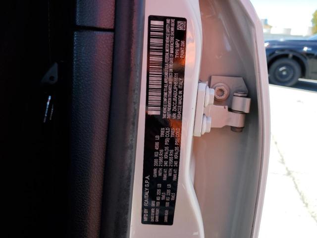 ZACCJBABXJPH51611 - 2018 JEEP RENEGADE SPORT WHITE photo 13