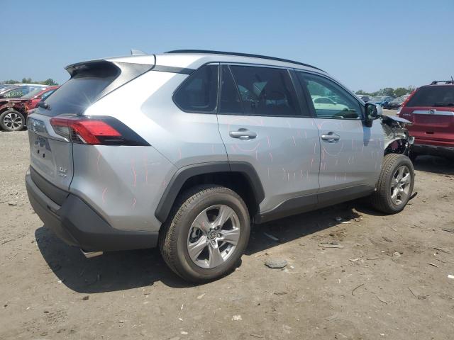 2T3P1RFV7SC539105 - 2025 TOYOTA RAV4 XLE 银色 照片 3