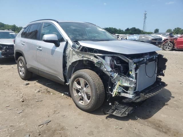 2T3P1RFV7SC539105 - 2025 TOYOTA RAV4 XLE 银色 照片 4