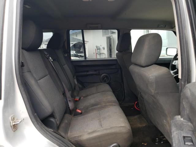 1J8HG48N38C202730 - 2008 JEEP COMMANDER SPORT Silber Foto 11