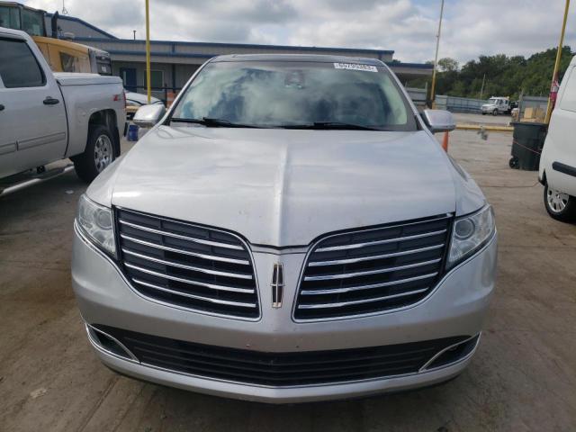 2LMHJ5AT4KBL03600 - 2019 LINCOLN MKT SILVER photo 5