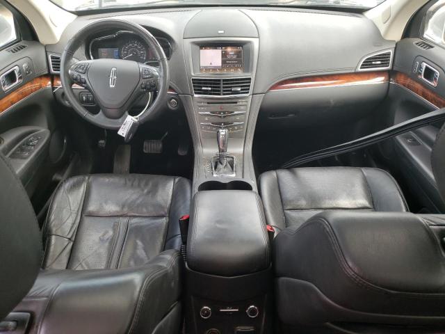 2LMHJ5AT4KBL03600 - 2019 LINCOLN MKT SILVER photo 8