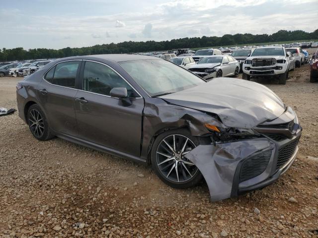 4T1G11AK1PU180587 - 2023 TOYOTA CAMRY SE NIGHT SHADE GRAY photo 4