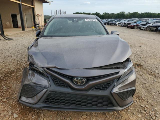 4T1G11AK1PU180587 - 2023 TOYOTA CAMRY SE NIGHT SHADE GRAY photo 5