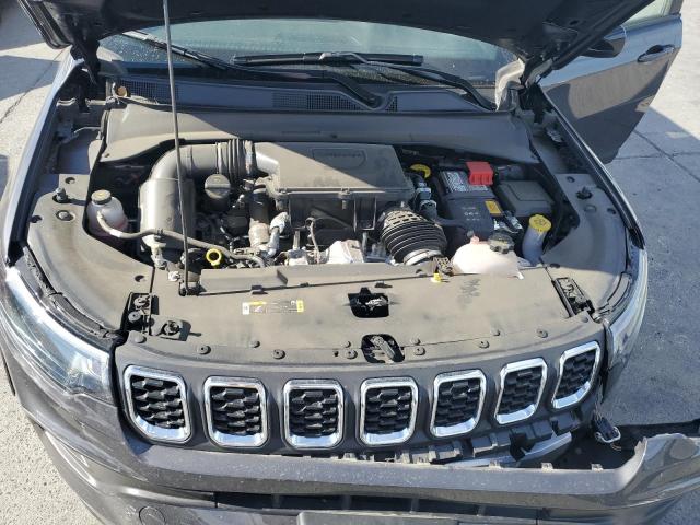 3C4NJDBNXRT121380 - 2024 JEEP COMPASS LATITUDE Gris foto 12