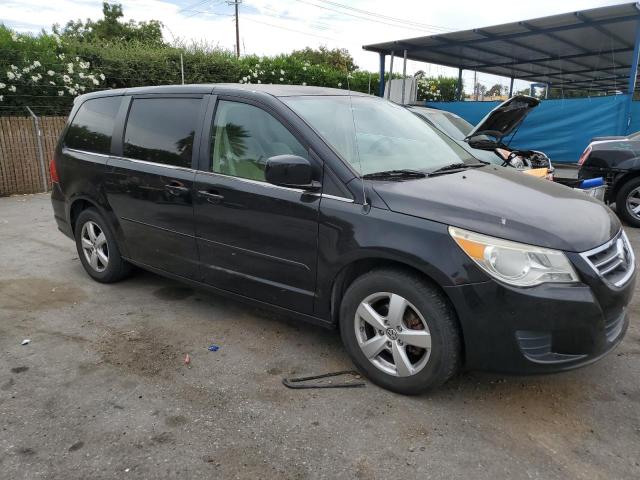 2V4RW3D11AR268272 - 2010 VOLKSWAGEN ROUTAN SE BLACK photo 4