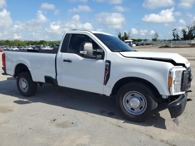 1FTBF2AA5PEE21669 - 2023 FORD F250 SUPER DUTY WHITE photo 4