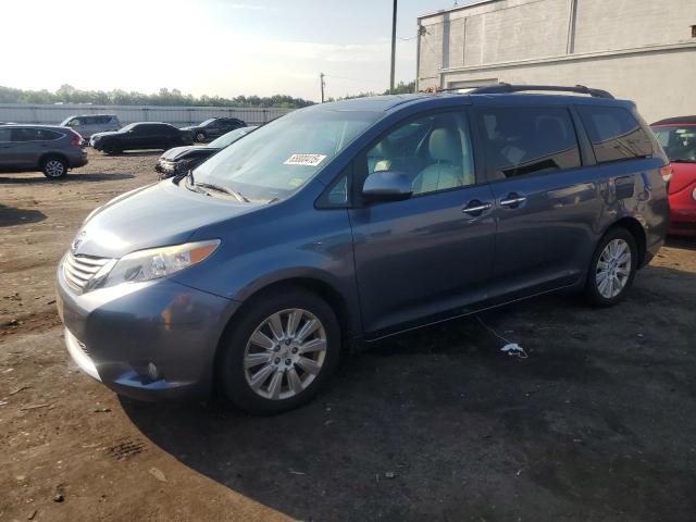 2013 TOYOTA SIENNA XLE, 