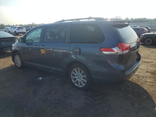 5TDDK3DC4DS066975 - 2013 TOYOTA SIENNA XLE BLUE photo 2