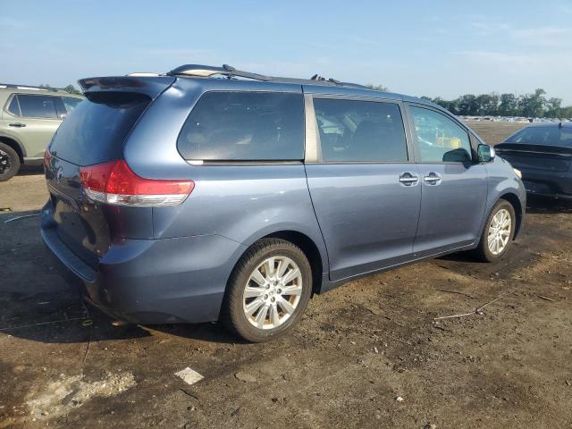 5TDDK3DC4DS066975 - 2013 TOYOTA SIENNA XLE BLUE photo 3
