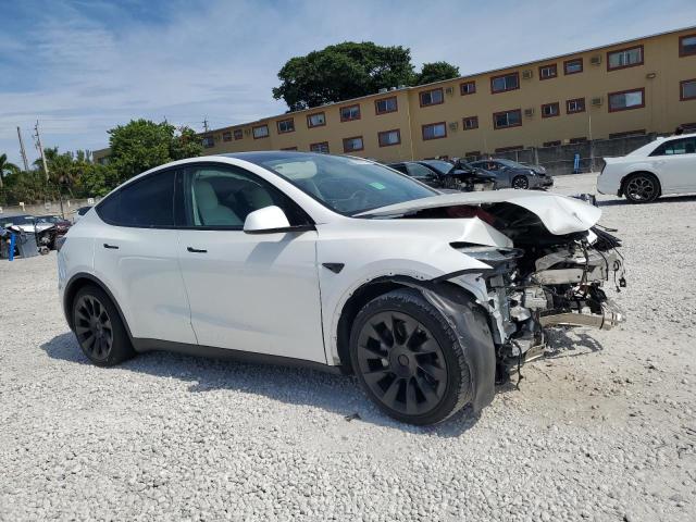 5YJYGAEE2MF187287 - 2021 TESLA MODEL Y WHITE photo 4