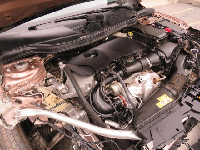 SJKCH5CR6HA023217 - 2017 INFINITI QX30 BASE PINK photo 7