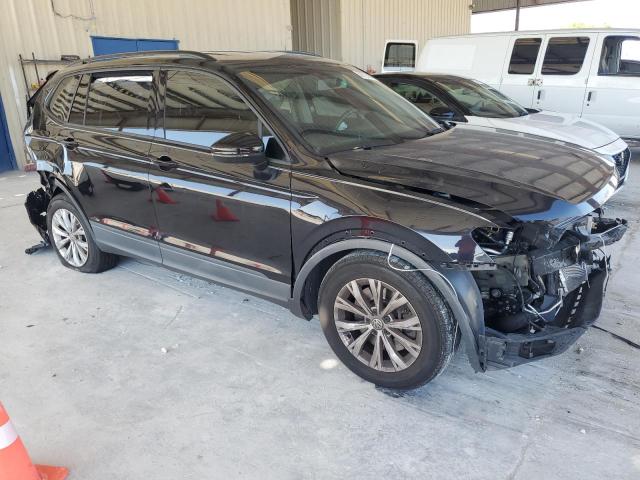 3VV1B7AX8LM157667 - 2020 VOLKSWAGEN TIGUAN S Սև լուսանկար 4