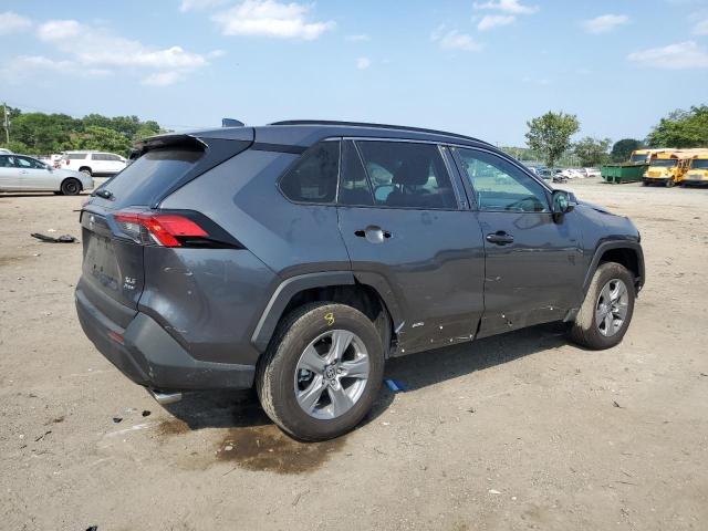 4T3RWRFV0SU186909 - 2025 TOYOTA RAV4 XLE 灰色 照片 3