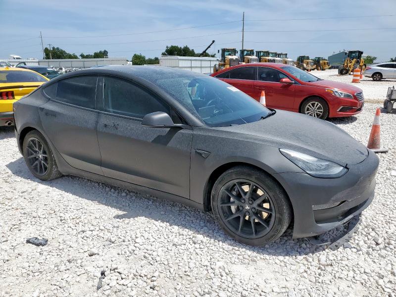 5YJ3E1EB7NF262606 - 2022 TESLA MODEL 3 BLACK photo 4