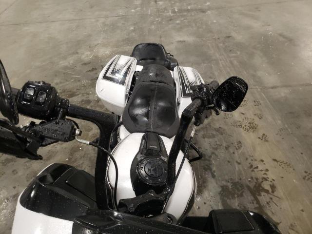 1HD1KH714RB644175 - 2024 HARLEY-DAVIDSON FLTRX WHITE photo 5