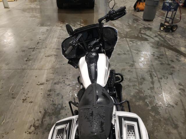 1HD1KH714RB644175 - 2024 HARLEY-DAVIDSON FLTRX WHITE photo 6