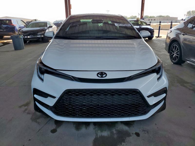 5YFS4MCE2RP192570 - 2024 TOYOTA COROLLA SE Weiß Foto 5