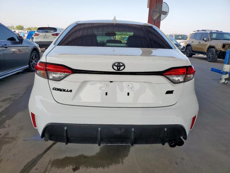 5YFS4MCE2RP192570 - 2024 TOYOTA COROLLA SE Weiß Foto 6