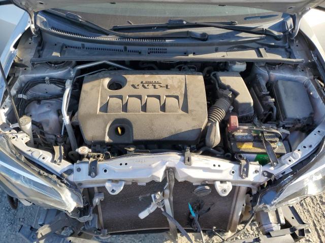 2T1BURHE4JC045628 - 2018 TOYOTA COROLLA L 银色 照片 11