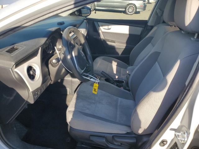 2T1BURHE4JC045628 - 2018 TOYOTA COROLLA L 银色 照片 7