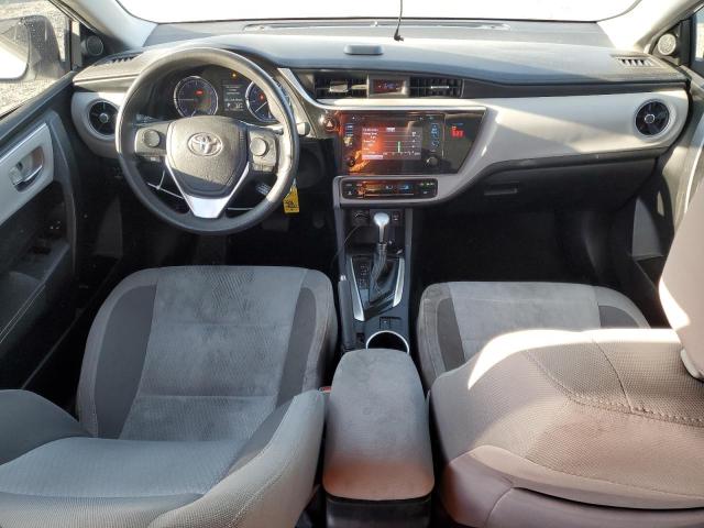 2T1BURHE4JC045628 - 2018 TOYOTA COROLLA L 银色 照片 8