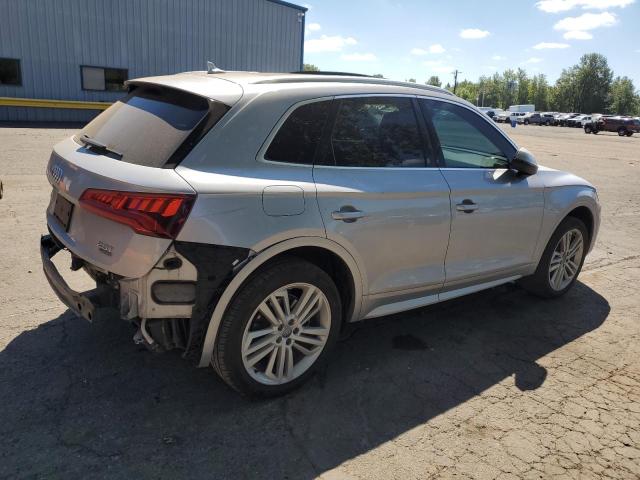 WA1BNAFY7J2172894 - 2018 AUDI Q5 PREMIUM PLUS 银色 照片 3