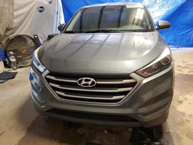 KM8J23A46HU447451 - 2017 HYUNDAI TUCSON SE GRAY photo 5