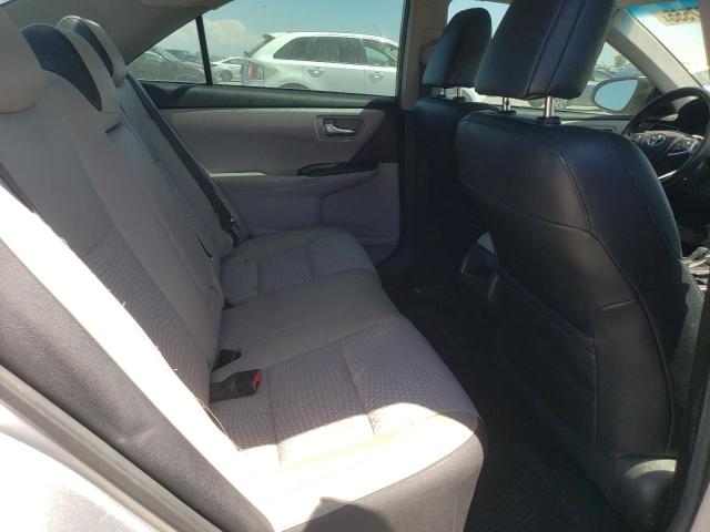 4T1BF1FKXFU011784 - 2015 TOYOTA CAMRY LE 银色 照片 10