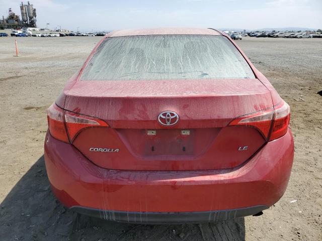 5YFBURHE5JP796592 - 2018 TOYOTA COROLLA L RED photo 6