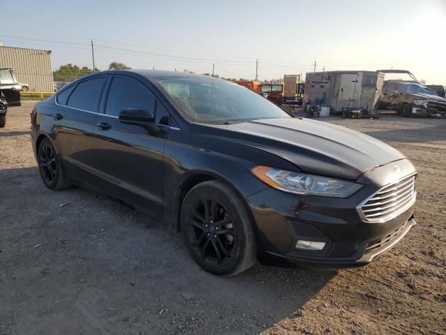 3FA6P0HD8KR127620 - 2019 FORD FUSION SE BLACK photo 4