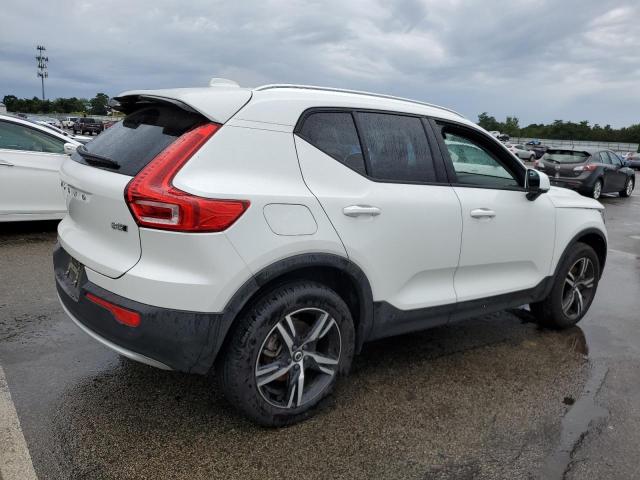 YV4L12UV3P2946293 - 2023 VOLVO XC40 CORE WHITE photo 3