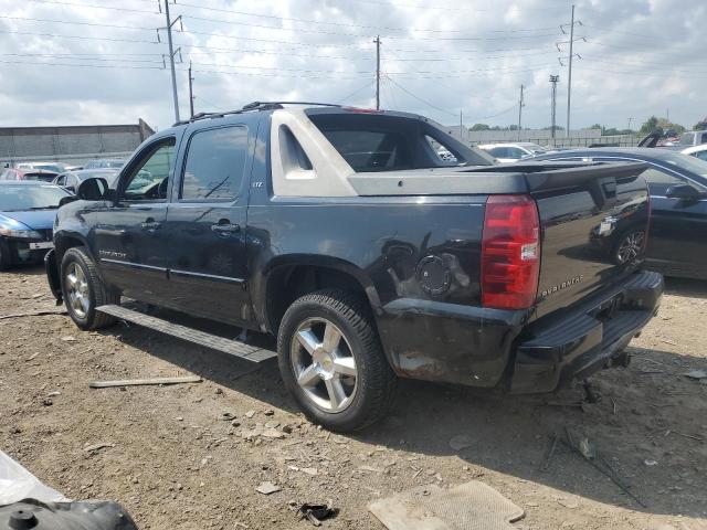 3GNFK12Y07G242104 - 2007 CHEVROLET AVALANCHE K1500 BLACK photo 2