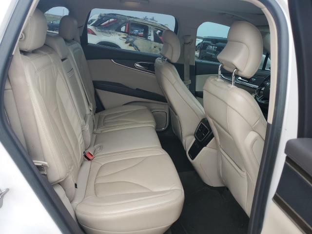2LMTJ6LR1GBL56697 - 2016 LINCOLN MKX RESERVE Weiß Foto 11