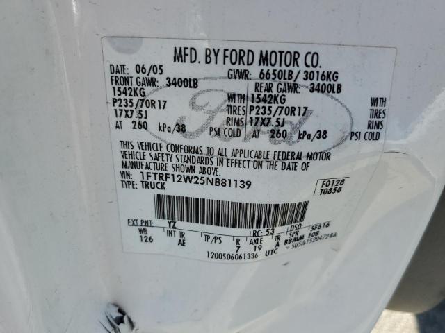 1FTRF12W25NB81139 - 2005 FORD F150 4WD WHITE photo 12