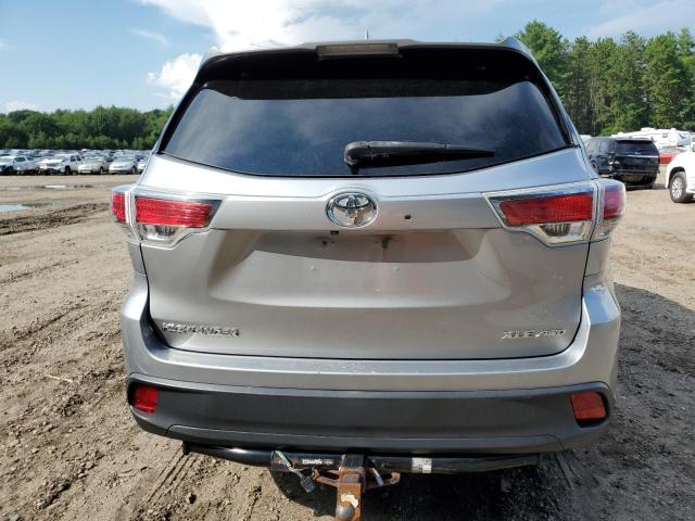 5TDJKRFH0FS092829 - 2015 TOYOTA HIGHLANDER XLE SILVER photo 6