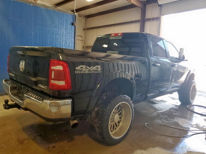 3C6UR5FL2KG615497 - 2019 RAM 2500 LARAMIE BLACK photo 3
