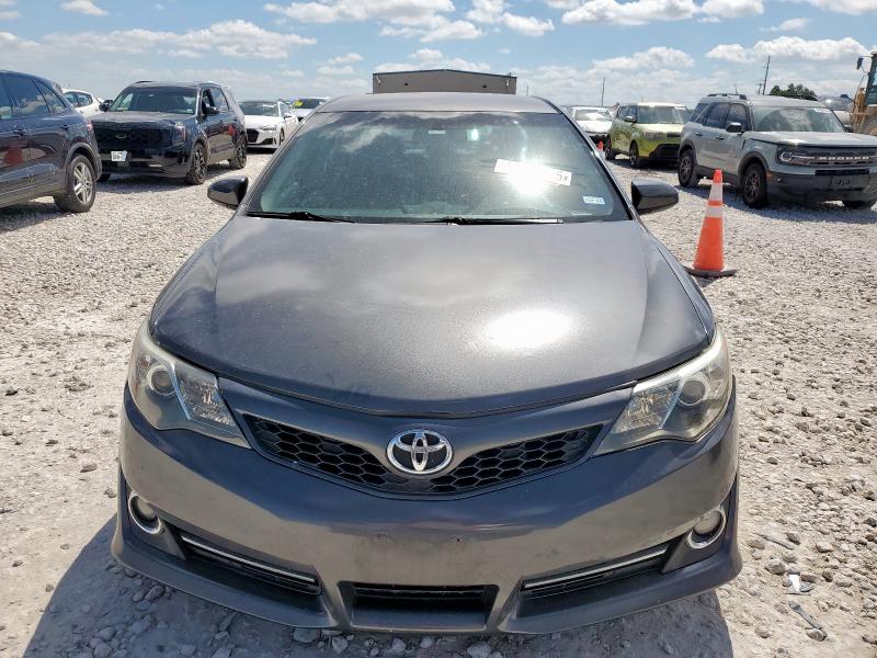 4T1BF1FK8CU097396 - 2012 TOYOTA CAMRY BASE رمادي صورة 5