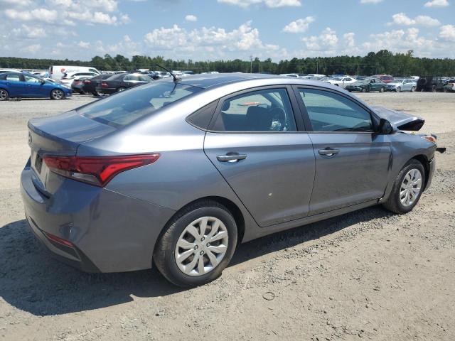 3KPC24A35JE029235 - 2018 HYUNDAI ACCENT SE SILVER photo 3