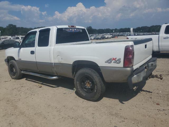 1GCGK29U23Z147219 - 2003 CHEVROLET SILVERADO K2500 WHITE photo 2