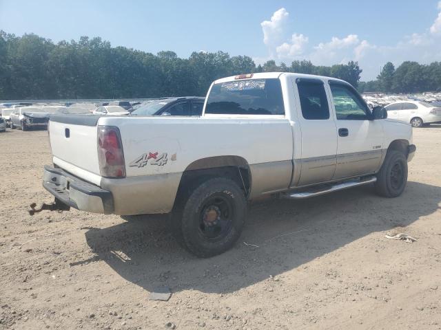 1GCGK29U23Z147219 - 2003 CHEVROLET SILVERADO K2500 WHITE photo 3