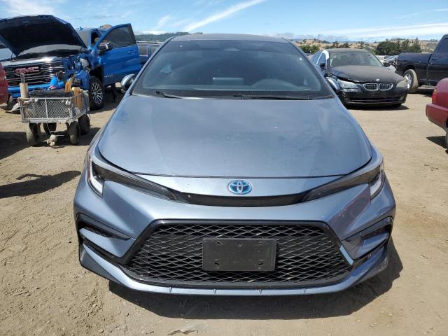 JTDBCMFE1S3080002 - 2025 TOYOTA COROLLA LE GRAY photo 5