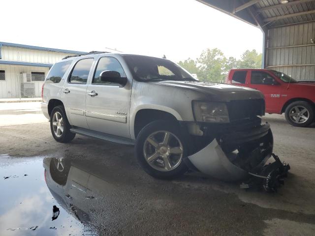 1GNUCCE08AR289281 - 2010 CHEVROLET TAHOE C1500 LTZ GRAY photo 4