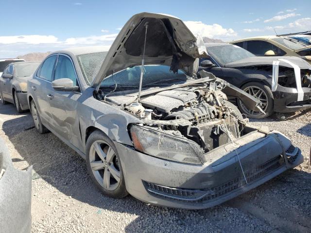 1VWBP7A32EC015110 - 2014 VOLKSWAGEN PASSAT SE GRAY photo 4