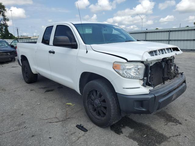 5TFRM5F12GX101034 - 2016 TOYOTA TUNDRA DOUBLE CAB SR/SR5 WHITE photo 4