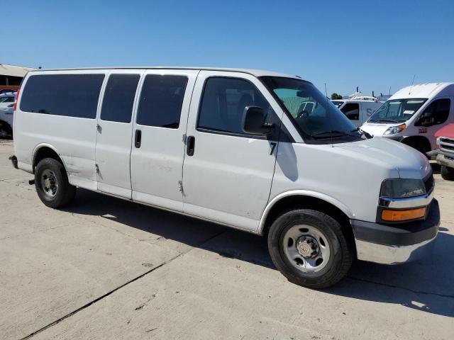 1GAZG1FG1C1103187 - 2012 CHEVROLET EXPRESS G3 LT WHITE photo 4