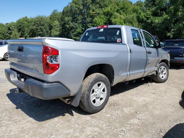 5TFRM5F1XFX084143 - 2015 TOYOTA TUNDRA DOUBLE CAB SR/SR5 SILVER photo 3