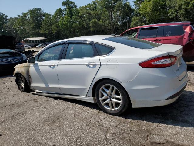 3FA6P0HR5DR305806 - 2013 FORD FUSION SE WHITE photo 2