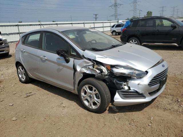 3FADP4EJ4FM219979 - 2015 FORD FIESTA SE SILVER photo 4