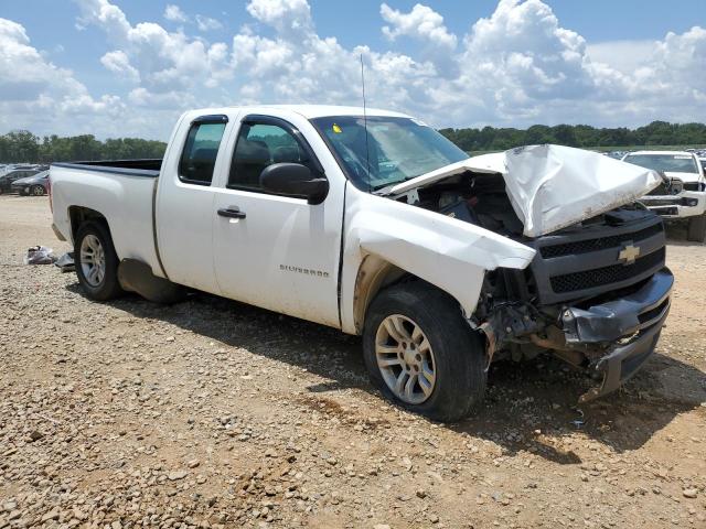 1GCRCPEX9BZ378894 - 2011 CHEVROLET SILVERADO C1500 WHITE photo 4
